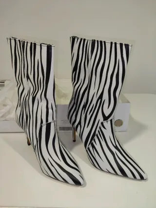 Botines de tacón piel cebra T38 nuevos