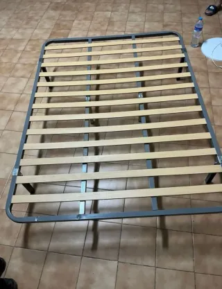 Somier 135x190 con patas. Recogida en PTE Tocinos.
