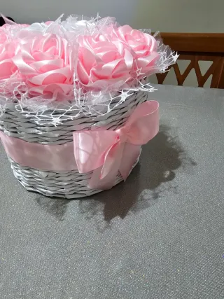 Rose in raso fatte a mano