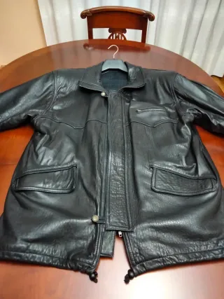 Chaquetón de piel negro