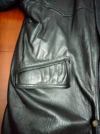 Chaquetón de piel negro