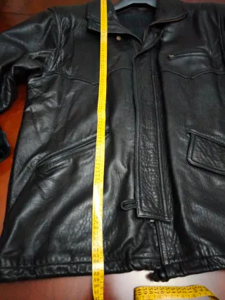Chaquetón de piel negro
