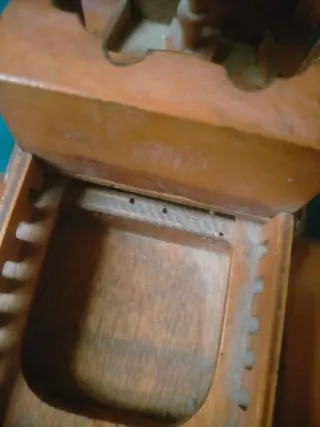 Coche de madera artesanal