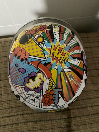 Casco Shiro estilo cómic