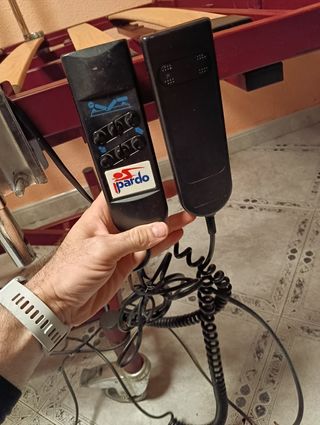 Cama articulada metálica y madera