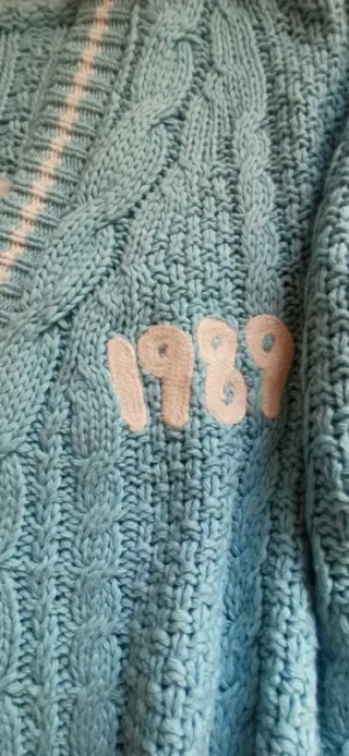 Cárdigan Taylor Swift 1989 Azul