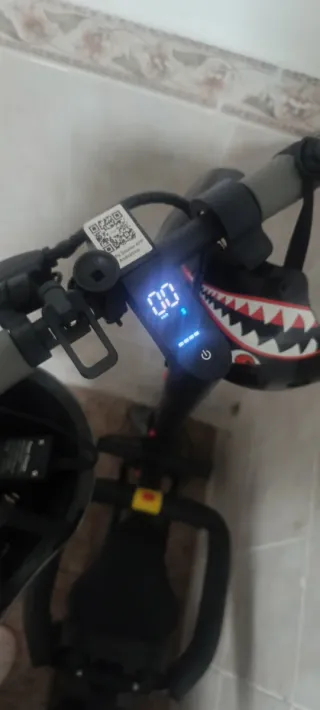 Patinete eléctrico con asiento infantil homologado