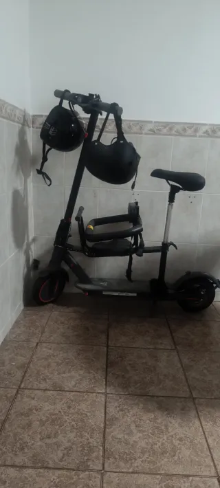 Patinete eléctrico con asiento infantil homologado