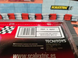 Scalextric McLaren MP4-22 Alonso