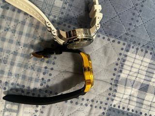 Relojes Invicta Oro y Blanco