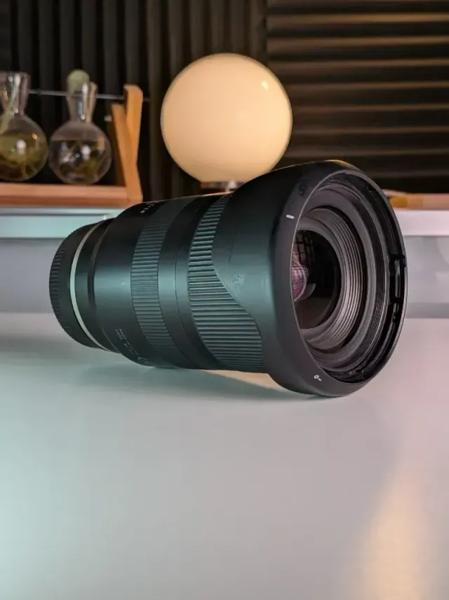 Tamron 28-75mm f/2.8  Sony E