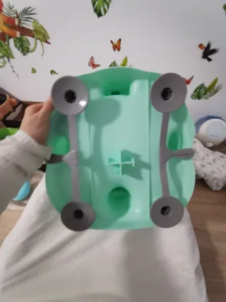 Asiento para bañera de bebé con juguetes