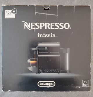 Cafetera Nespresso inissia DeLonghi. Color negro.