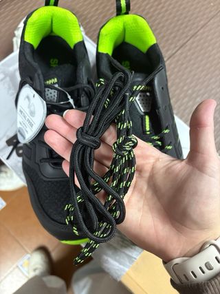 Zapatos de seguridad Skarpa negros y verdes