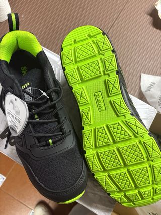 Zapatos de seguridad Skarpa negros y verdes