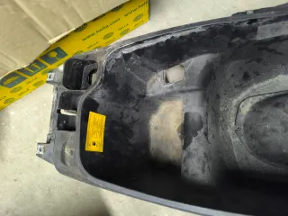 Hueco asiento Gilera Runner 50 FX FXR 1ª serie