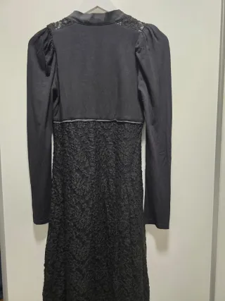 Vestido negro manga larga encaje