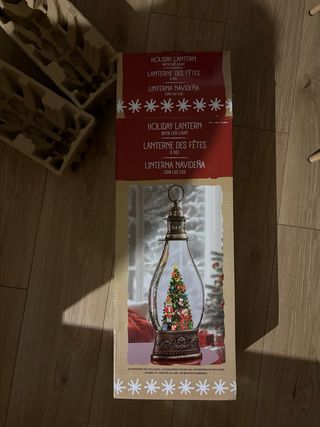 Linterna Navideña con Luces y Nieve