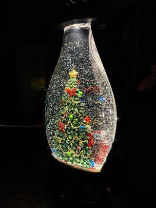 Linterna Navideña con Luces y Nieve