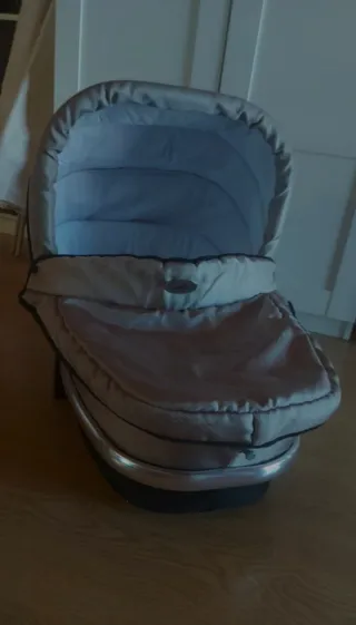 Carro de bebé IRU beige