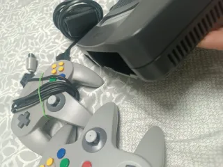 Nintendo 64 +Pokémon+ Mario 64 y Mario kart. N64