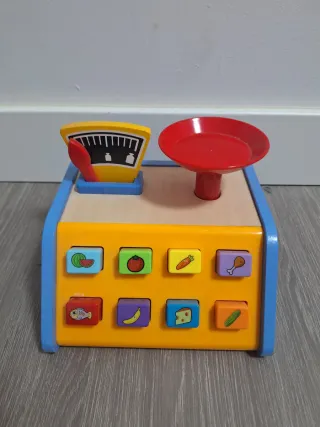 Balanza de madera infantil