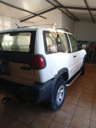 Nissan Terrano II 2000