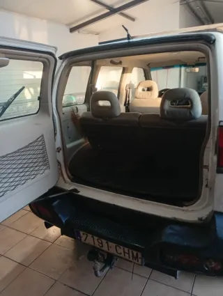 Nissan Terrano II 2000