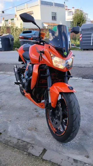 Kawasaki Z750 Naranja 96855 kms. Siempre en Garaje