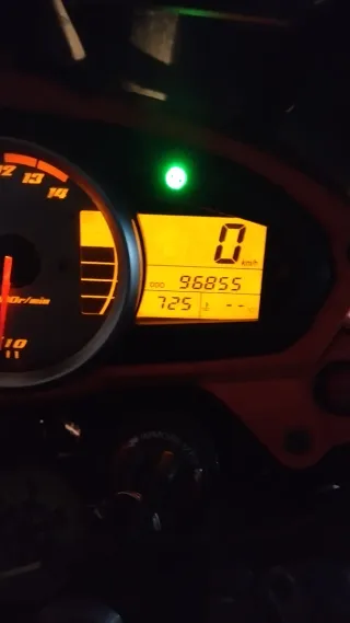 Kawasaki Z750 Naranja 96855 kms. Siempre en Garaje