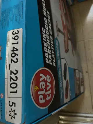 Garaje de Estacionamiento de Madera