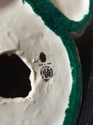 Figura de porcelana mujer con flores