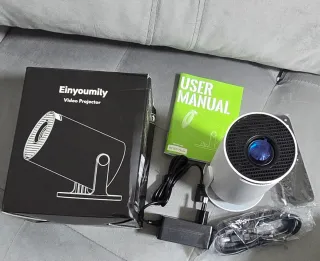 Mini proyector LOWELL  HY300 pro