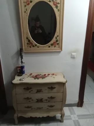 Mueble tocador bohemio con flores