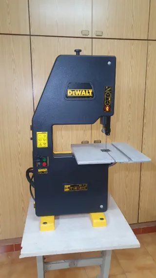 Sierra de cinta Dewalt DV738