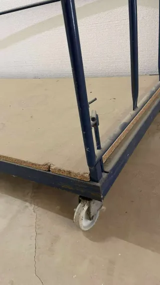 9 Jaulas de almacenamiento desmontables.