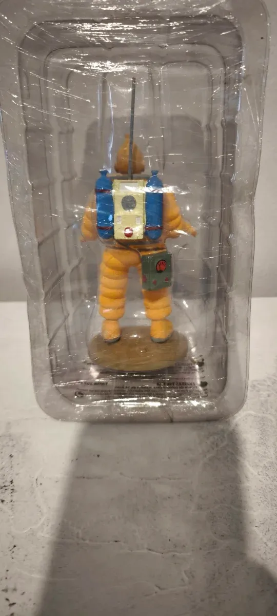 Figura Tintín Traje Espacial Amarillo