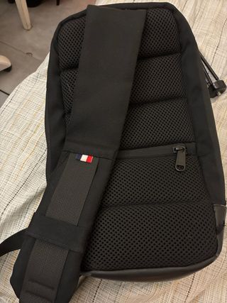 Bandolera Antirrobo Nissan con USB y Candado