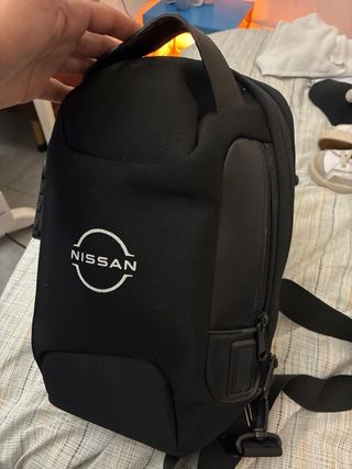 Bandolera Antirrobo Nissan con USB y Candado