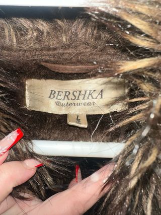 Chaqueta marrón con pelo sintético