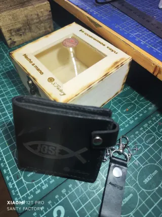 Cartera artesanal de Cuero cosida a mano