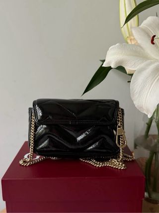 Bolso Gucci Negro Charol GG Dorado