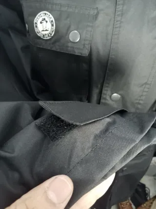 Chaqueta Negra con Cinturón