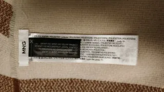 Bufanda larga Mango cuadros rosa y beige