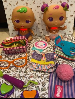 The Bellies con accesorios