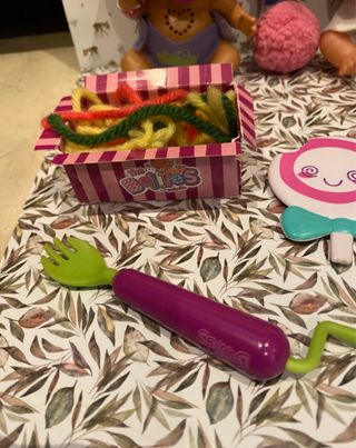 The Bellies con accesorios