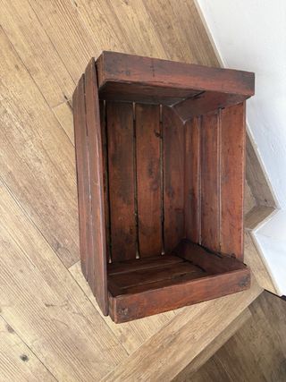 Mesita de noche / Cajón de madera