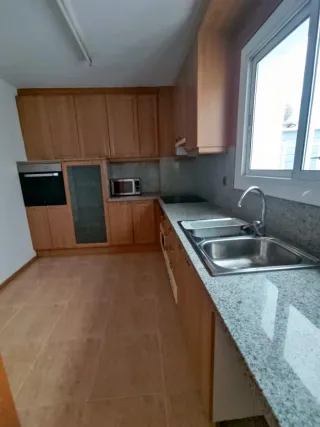 Piso 4 hab, 2 baños