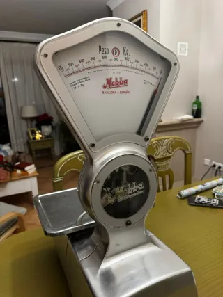 Báscula antigua de cocina