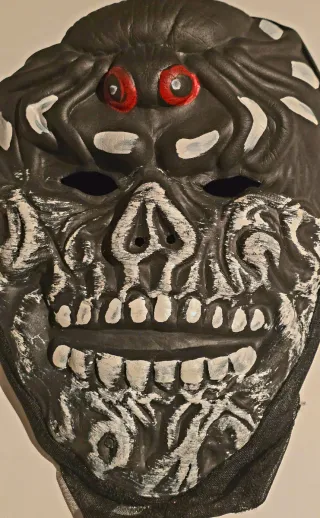 Máscara de Demonio Terror Negro y Blanco